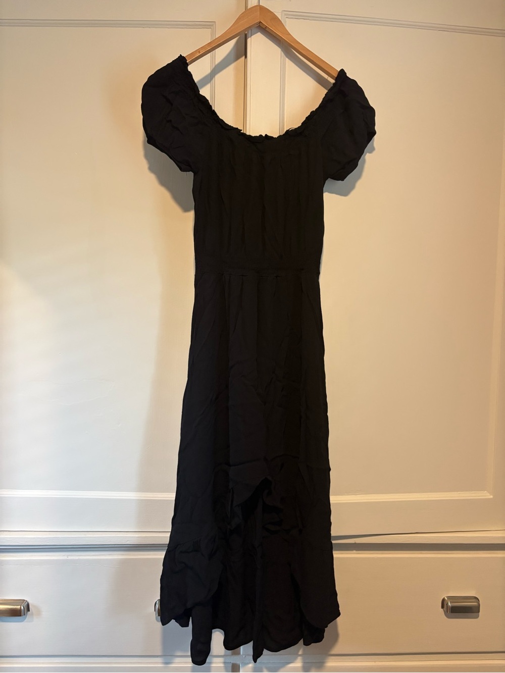 Carly Jean Los Angeles Black Hi-Low Ruffle Hem Dress